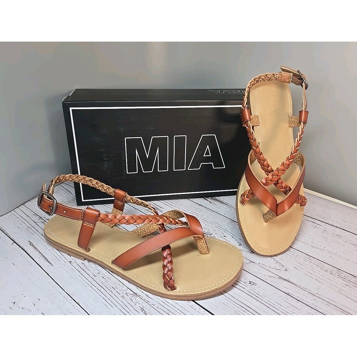 Mia Vaeda Women's Sz 7m Sandals Strappy Flats Boho Beach Cognac Nib